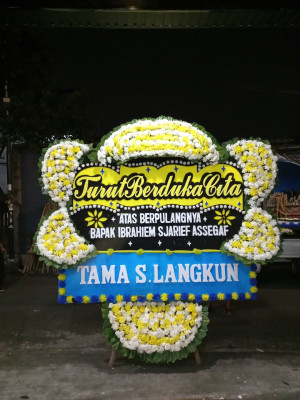Papan Bunga Duka di Karangpanimbal